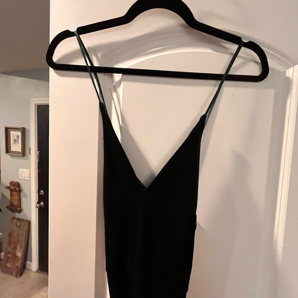 Elegant Green Velvet Jumpsuit - Picture 3 of 7